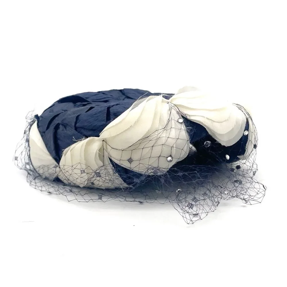 Vintage 1950s Pillbox Hat Navy Straw With White Rose Petals Mesh Veil Rhinestone - Picture 12 of 16